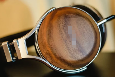 新产品采用无源设计的有线贴耳式耳机